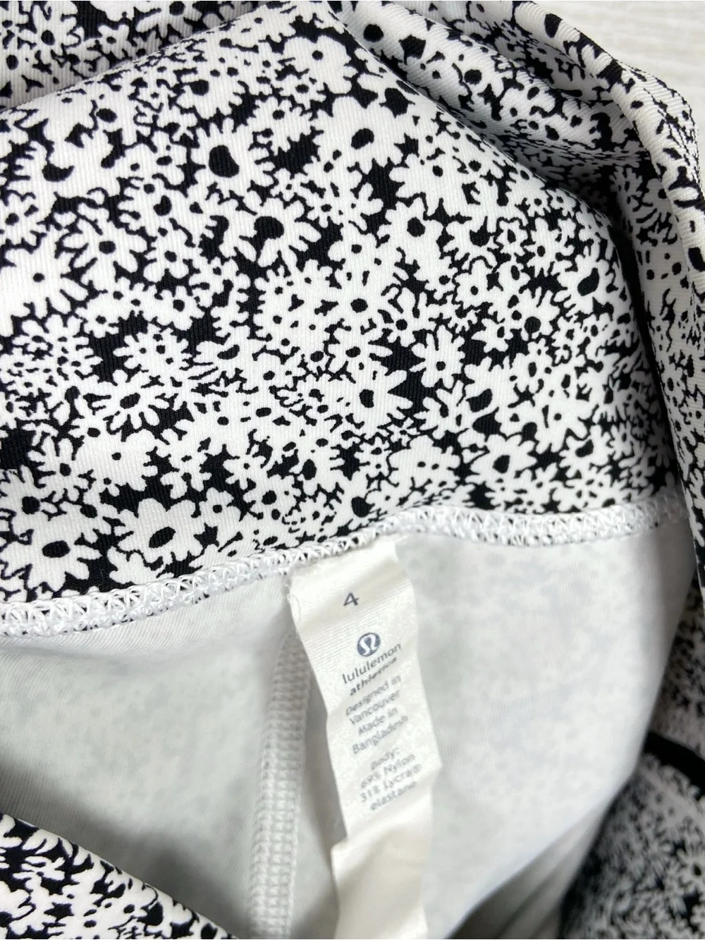 LULULEMON Wunder Under Crop High Rise Legging Ditsy Daisy White Black 4